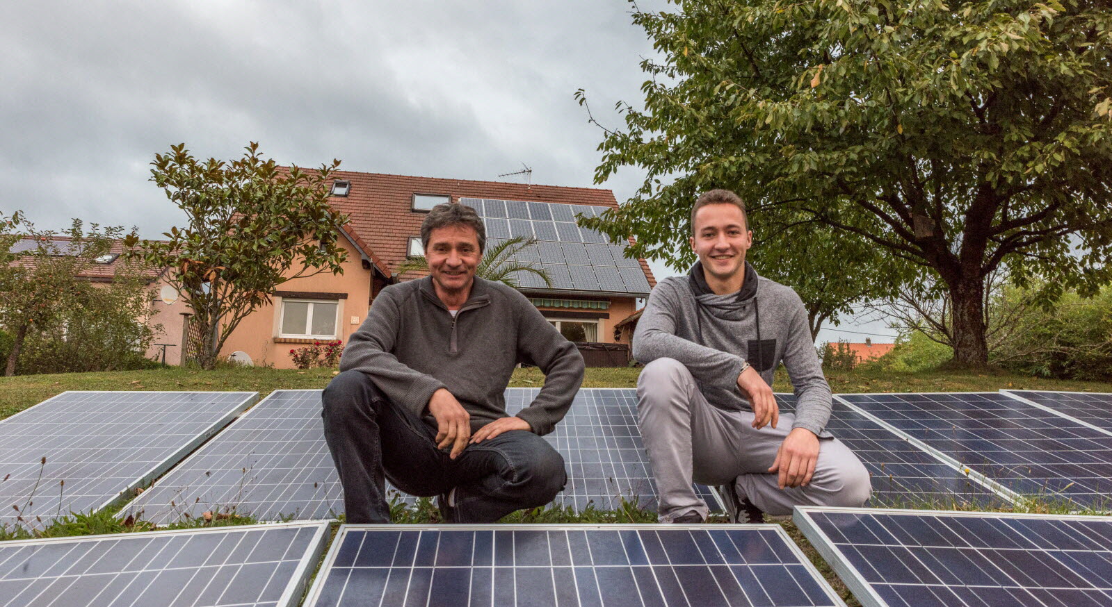 découvrez les arnaques photovoltaïques : apprenez à reconnaître les pièges et les faux promesses dans le secteur de l'énergie solaire. protégez votre investissement grâce à nos conseils et informations utiles.