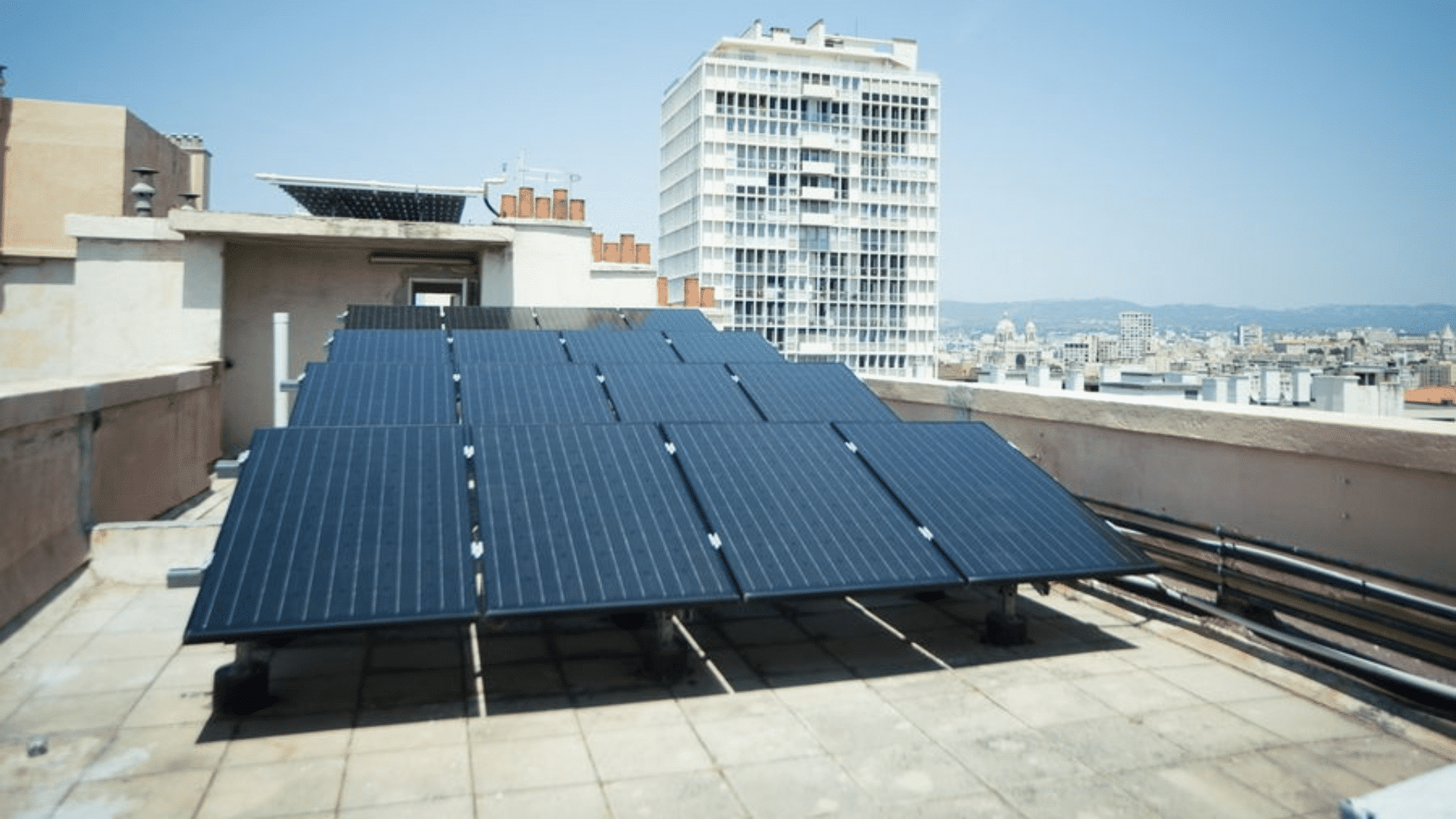 découvrez les panneaux solaires et explorez leurs avantages et inconvénients. informez-vous sur les bénéfices écologiques, économiques et les défis d'une installation solaire pour faire le meilleur choix pour votre énergie.