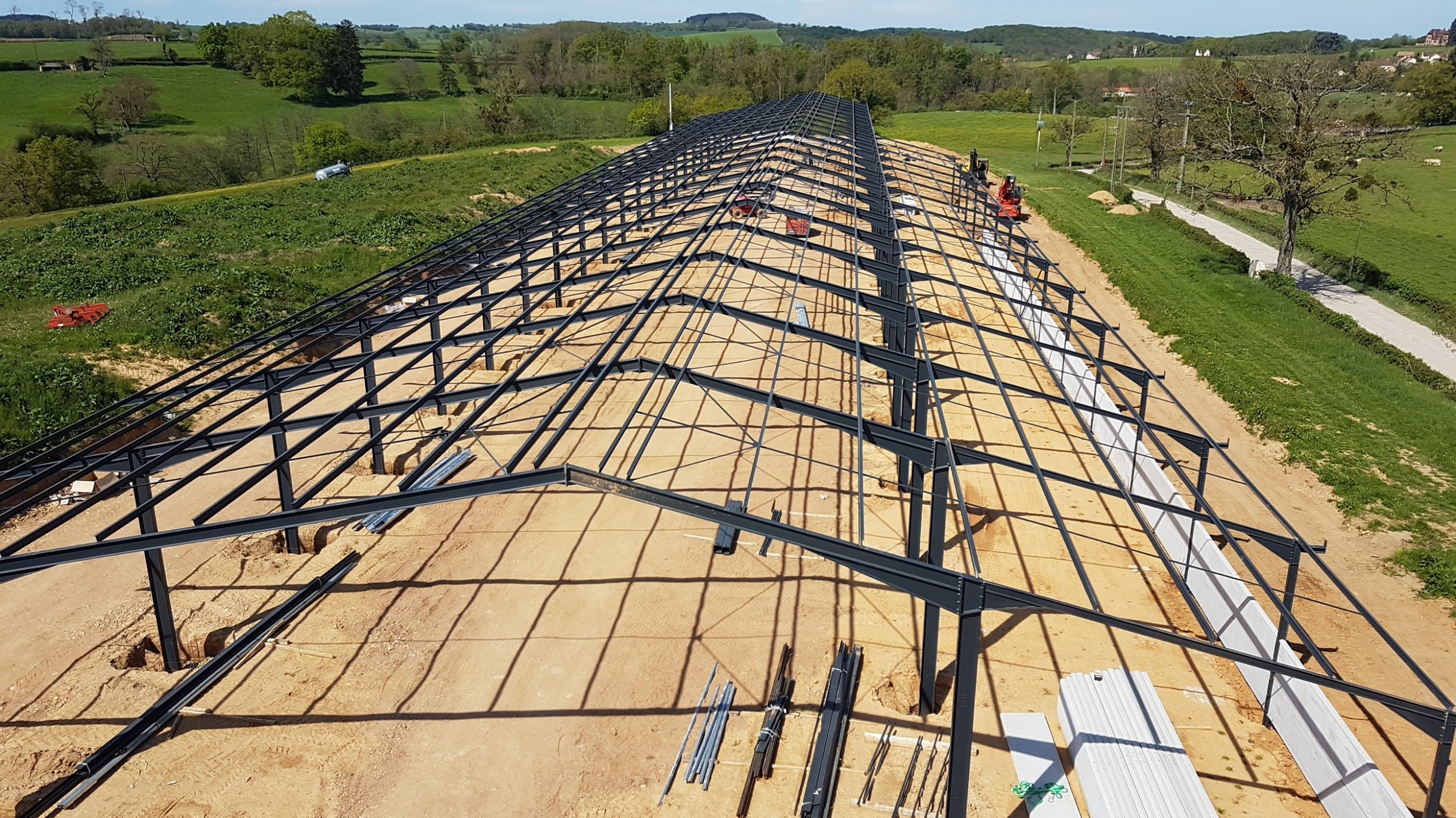 découvrez notre forum dédié au bâtiment agricole photovoltaïque, un espace d'échange d'idées et de solutions innovantes pour intégrer l'énergie solaire dans l'agriculture. participez aux discussions, partagez vos expériences et trouvez des conseils d'experts pour maximiser l'efficacité énergétique de votre exploitation.