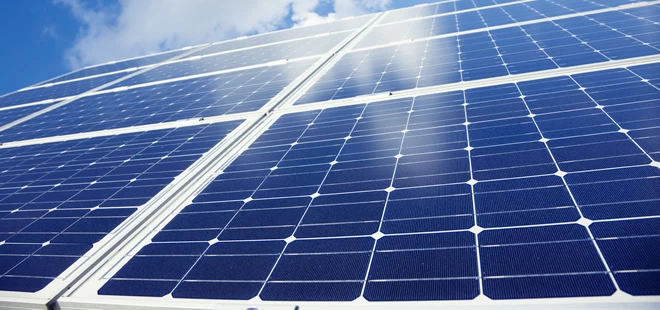 découvrez les coûts des panneaux photovoltaïques en 2023, les facteurs influençant les prix et les économies potentielles à réaliser. informez-vous pour un investissement énergétique durable et rentable.