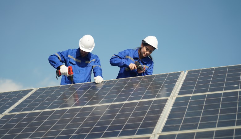 découvrez comment installer des panneaux solaires facilement et efficacement. suivez notre guide étape par étape pour profiter de l'énergie solaire, réduire vos factures d'électricité et contribuer à un avenir durable.