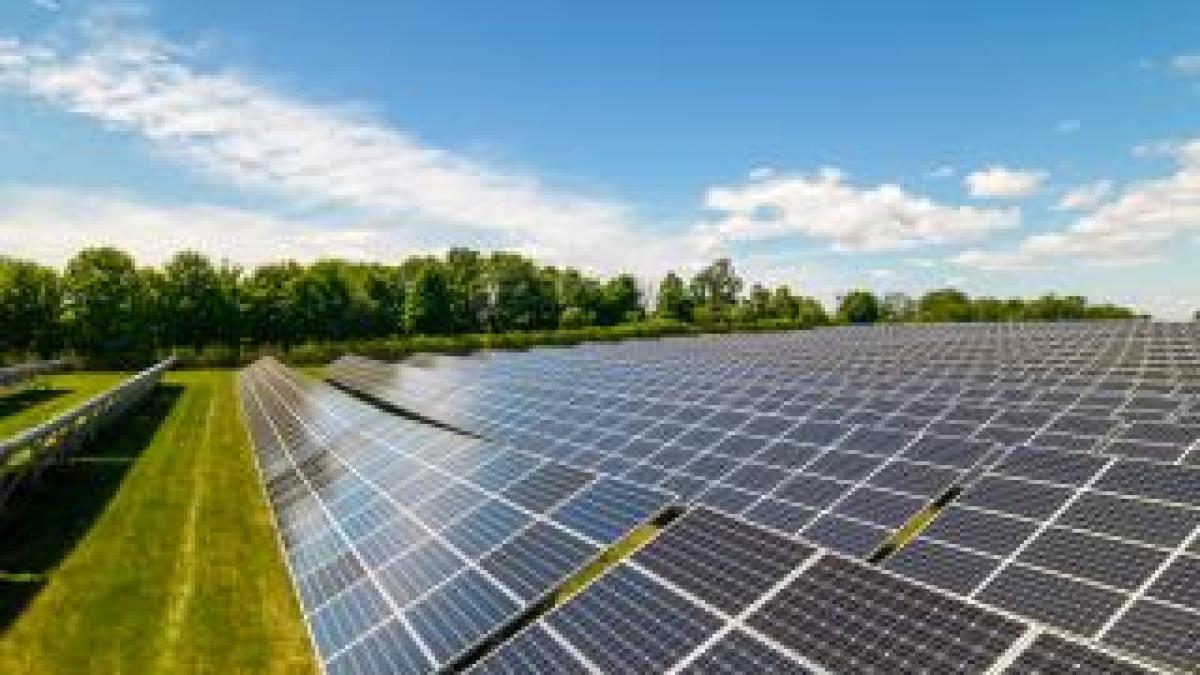 découvrez le monde du photovoltaïque : comment cette technologie innovante transforme la lumière du soleil en énergie renouvelable. informez-vous sur les avantages, les installations, et les dernières avancées du secteur pour un futur durable et écoresponsable.