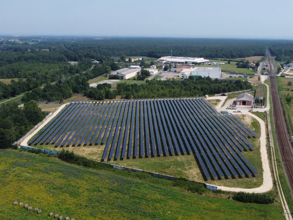 découvrez les enjeux photovoltaïques dans le tarn : aspects environnementaux, économiques et sociaux de l'énergie solaire. explorez comment le développement du photovoltaïque peut transformer le paysage énergétique et apporter des solutions durables pour cette région.