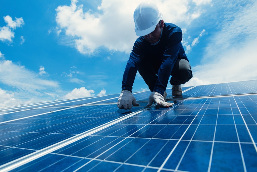 découvrez comment maximiser la rentabilité de votre installation photovoltaïque grâce à des conseils d'experts, des informations sur les subventions disponibles et des stratégies d'optimisation de la production d'énergie solaire.