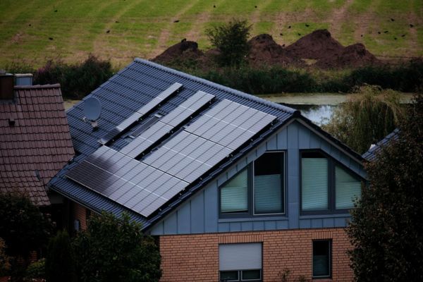 découvrez les différentes aides financières et subventions disponibles pour l'installation de panneaux solaires. optimisez votre transition énergétique et réduisez vos factures d'électricité grâce à des solutions économiques et écologiques.