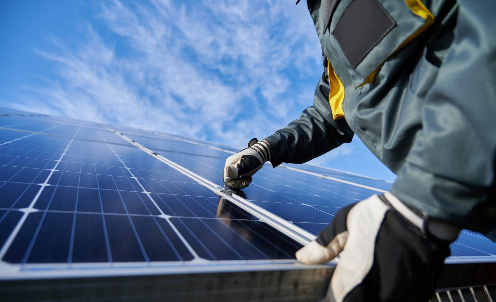 découvrez comment investir en photovoltaïque pour profiter d'énergies renouvelables, réduire vos factures d'électricité et contribuer à la préservation de l'environnement. explorez les avantages financiers et écologiques de cette solution durable.