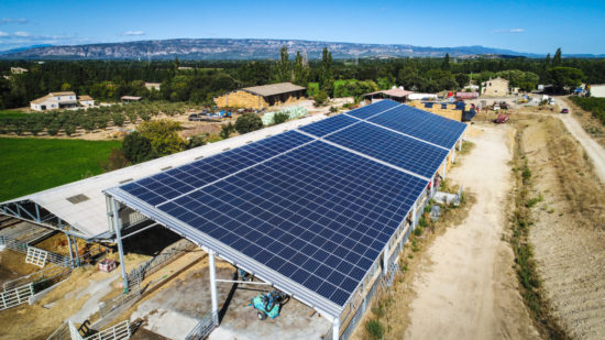 découvrez nos solutions de location pour toiture photovoltaïque. rentabilisez votre espace tout en contribuant à une énergie durable. profitez de l'énergie solaire sans investissement initial et réduisez vos factures d'électricité grâce à notre offre flexible.