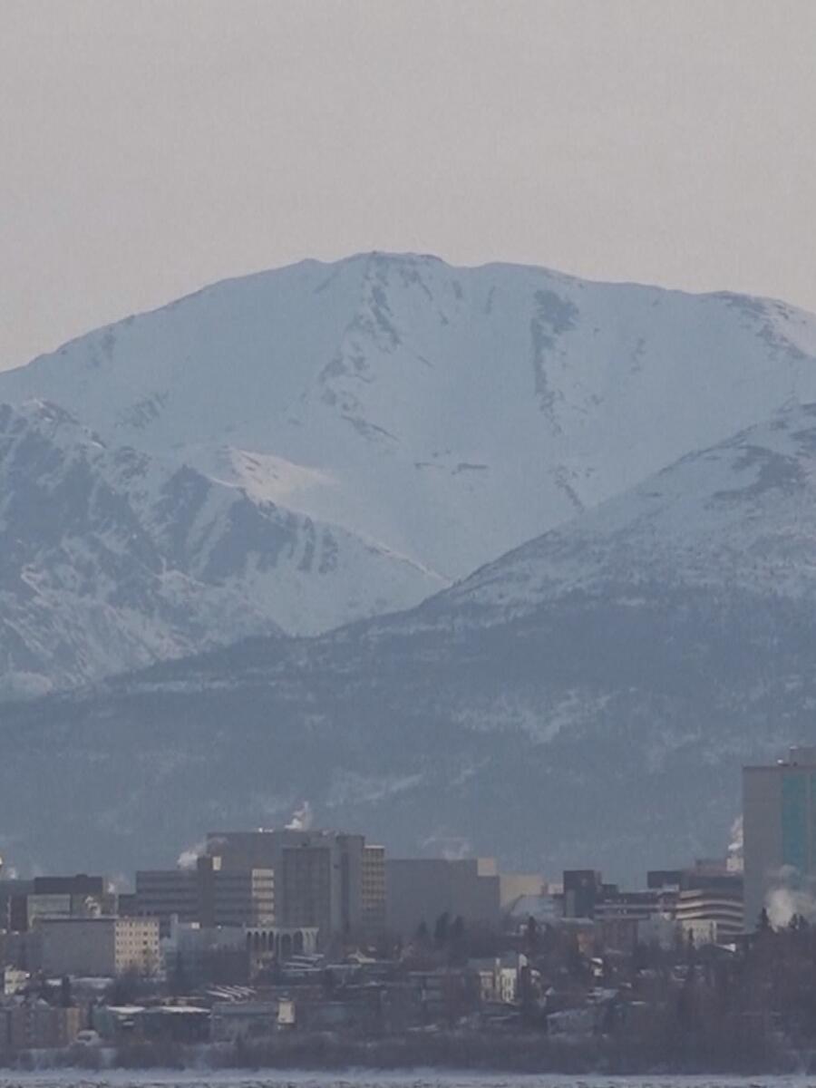 découvrez comment l'alaska exploite ses ressources naturelles pour promouvoir l'énergie renouvelable. explorez les initiatives durables et les technologies innovantes qui transforment cette région sauvage en un modèle exemplaire de transition énergétique.