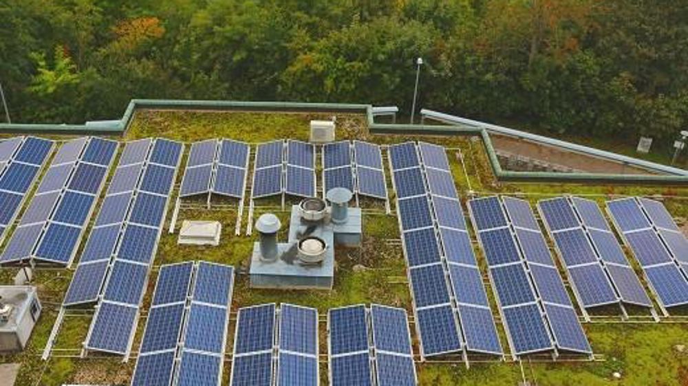 découvrez notre forum dédié aux solutions photovoltaïques pour l'agriculture. échangez des idées, partagez des expériences et trouvez des réponses à vos questions sur l'intégration des panneaux solaires dans les systèmes agricoles. rejoignez une communauté engagée pour un avenir durable!