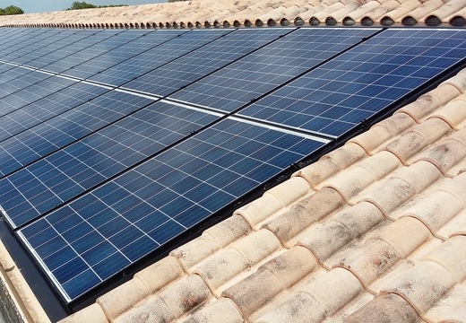 découvrez notre guide complet des forums photovoltaïques : échangez, apprenez et trouvez des conseils d'experts pour optimiser votre installation solaire et profiter au maximum de l'énergie renouvelable.