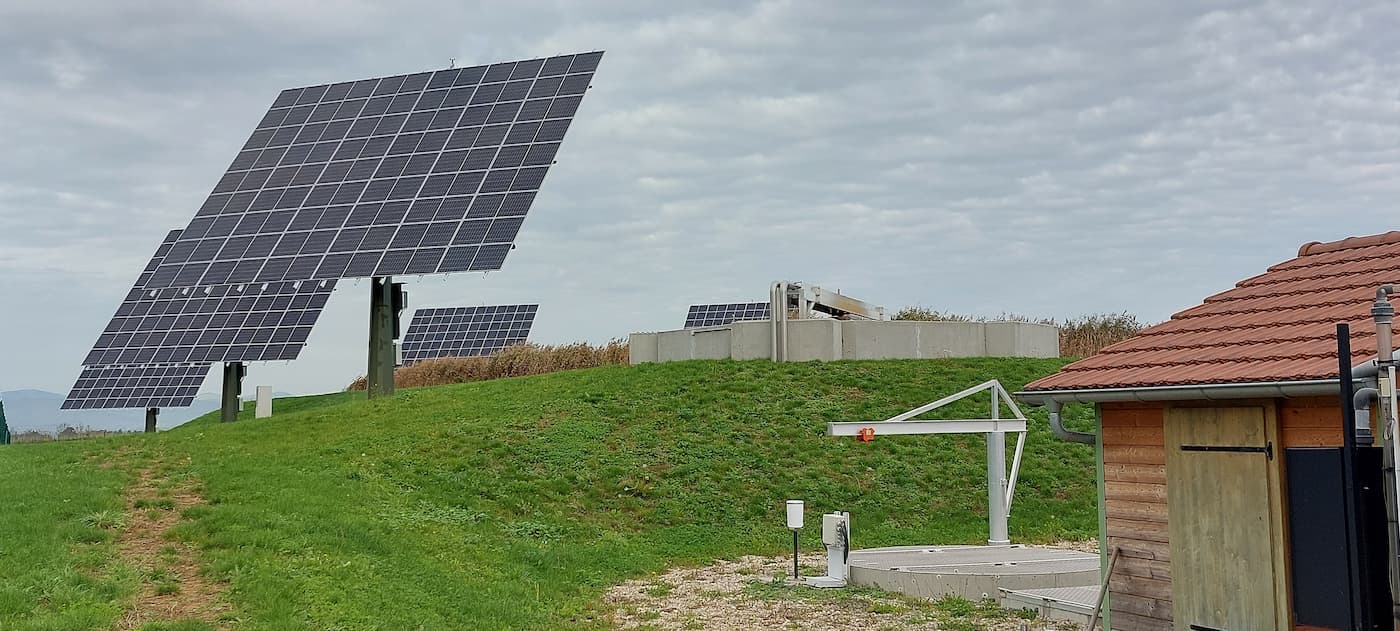 découvrez des forums consacrés aux stations solaires, où passionnés et experts partagent leurs connaissances, conseils et expériences sur les technologies solaires, l'installation, l'entretien et les avantages des systèmes photovoltaïques.