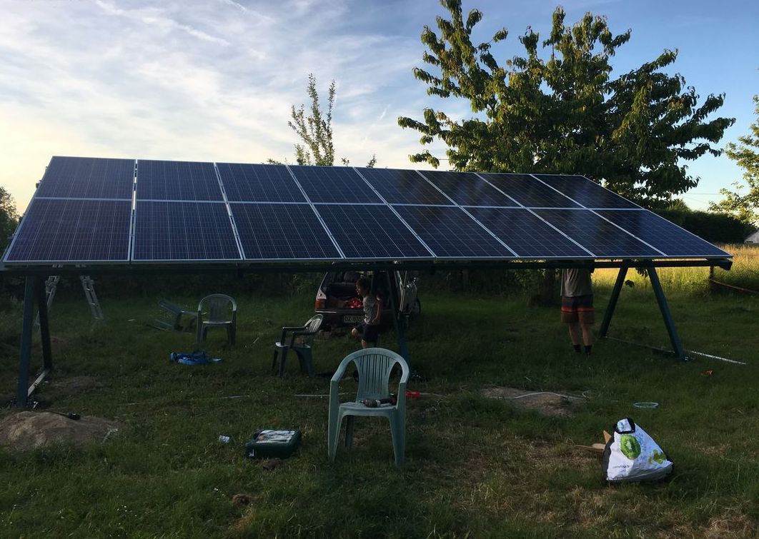 découvrez notre guide complet sur les panneaux photovoltaïques, incluant des avis d'experts et d'utilisateurs pour vous aider à choisir la meilleure solution pour optimiser votre consommation d'énergie solaire. informez-vous sur les avantages, les inconvénients et les performances des systèmes photovoltaïques.