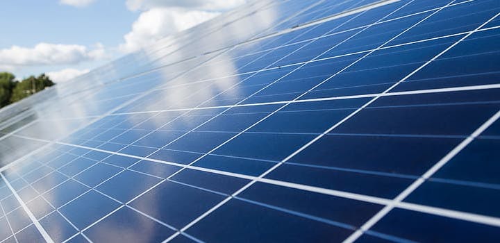 découvrez tout sur le rendement des panneaux photovoltaïques : optimisez votre production d'énergie solaire, augmentez votre efficacité et maximisez vos économies grâce à nos conseils et analyses.