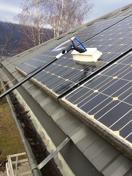 optimisez la performance de vos panneaux photovoltaïques avec notre service de nettoyage professionnel. assurez un rendement maximal et prolongez la durée de vie de votre installation tout en préservant l'environnement.