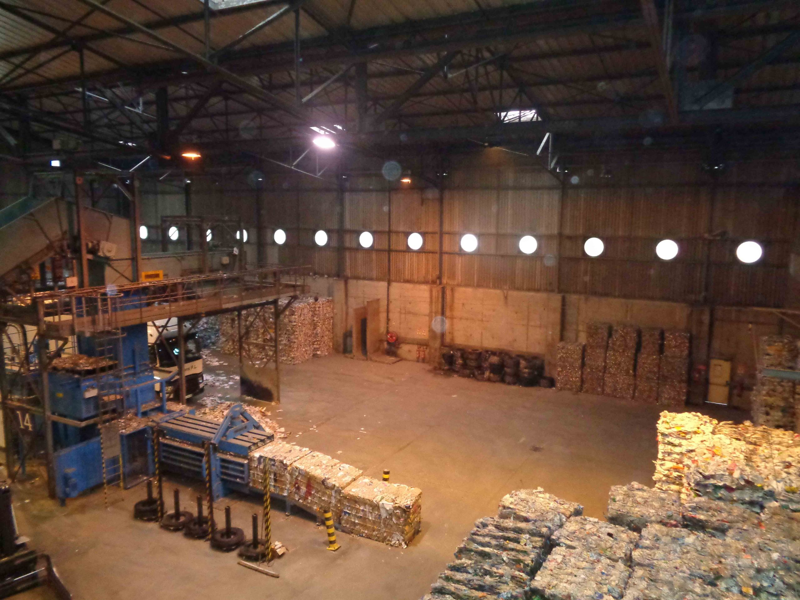 découvrez comment optimiser l'éclairage de vos espaces pour améliorer le confort, l'efficacité énergétique et l'esthétique. apprenez des astuces et des techniques pour un éclairage efficace et agréable.