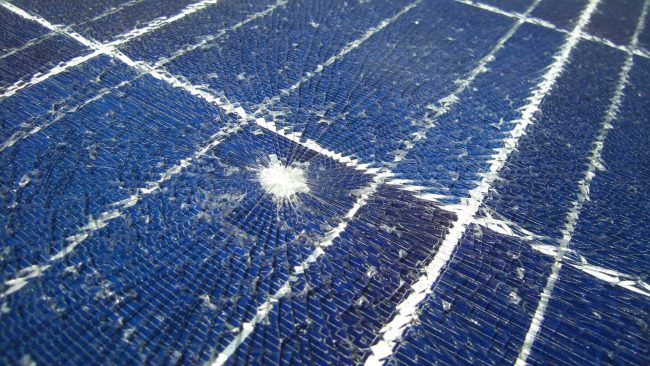 découvrez la durée de vie des panneaux solaires : apprenez combien d'années ils peuvent produire de l'énergie, les facteurs influençant leur longévité et comment maximiser leur efficacité pour un investissement durable et rentable.