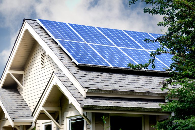 découvrez notre article sur la surface nécessaire pour une installation solaire de 100 kwc. optimisez votre production d'énergie renouvelable et maximisez votre rentabilité grâce à des conseils pratiques et des solutions adaptées à votre espace.