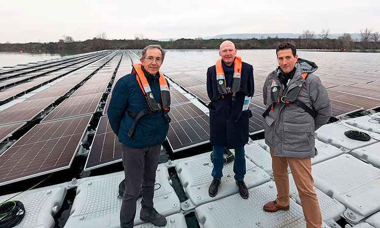 découvrez les dernières tendances et innovations dans le monde du photovoltaïque. restez informé des évolutions réglementaires, des projets d'énergie solaire et des technologies émergentes qui façonnent l'avenir de l'énergie renouvelable.