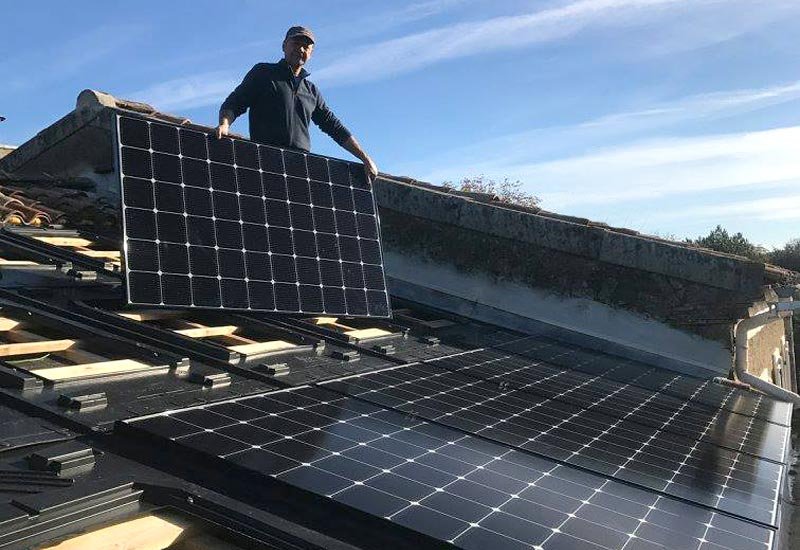 découvrez les avantages du photovoltaïque pour une énergie propre et durable. transformez la lumière du soleil en électricité et réduisez votre empreinte carbone tout en réalisant des économies sur vos factures d'énergie.
