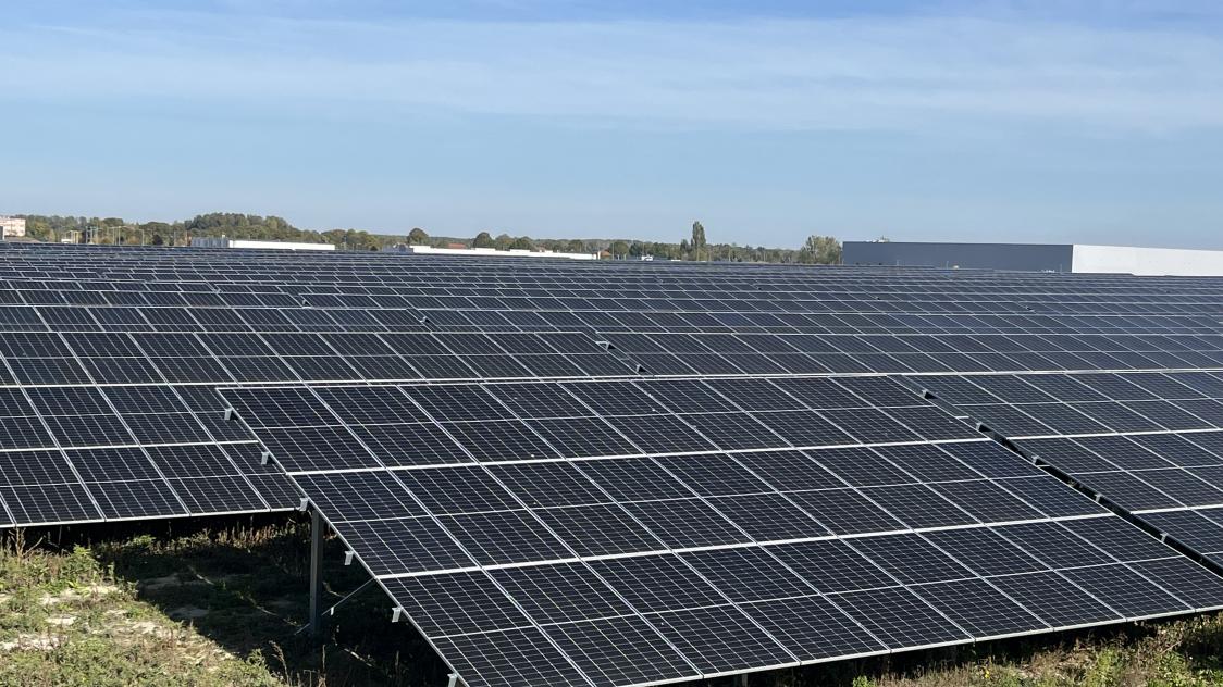 découvrez notre guide complet sur les avis photovoltaïques, où nous explorons les expériences des utilisateurs, l'efficacité des panneaux solaires et les meilleures pratiques pour maximiser votre investissement en énergie solaire.
