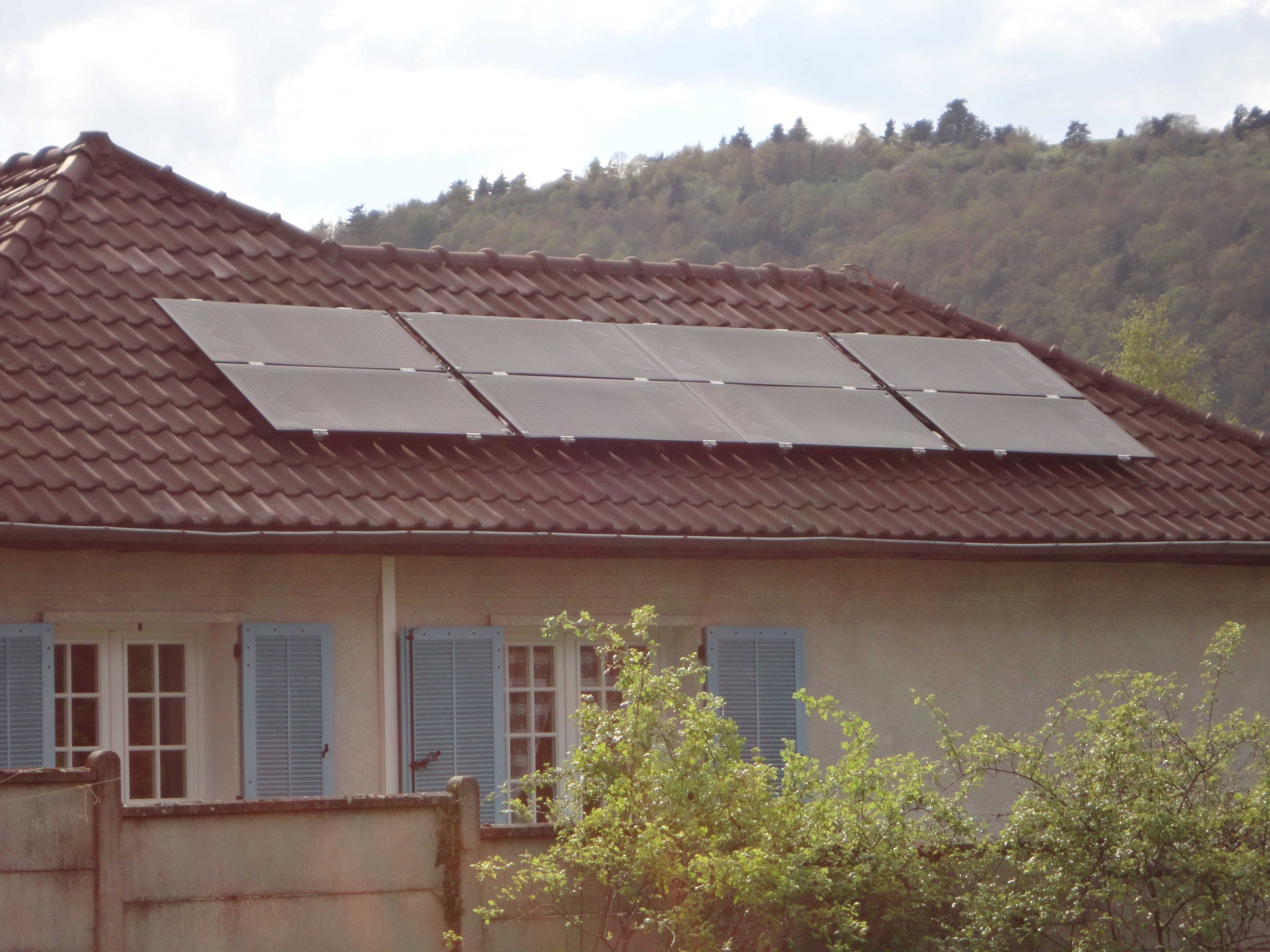 découvrez l'aéro photovoltaïque, une solution innovante alliant énergies renouvelables et efficacité énergétique. apprenez comment cette technologie transforme l'énergie solaire en électricité tout en optimisant la production à travers des systèmes aériens. informez-vous sur ses avantages écologiques et économiques pour un avenir durable.