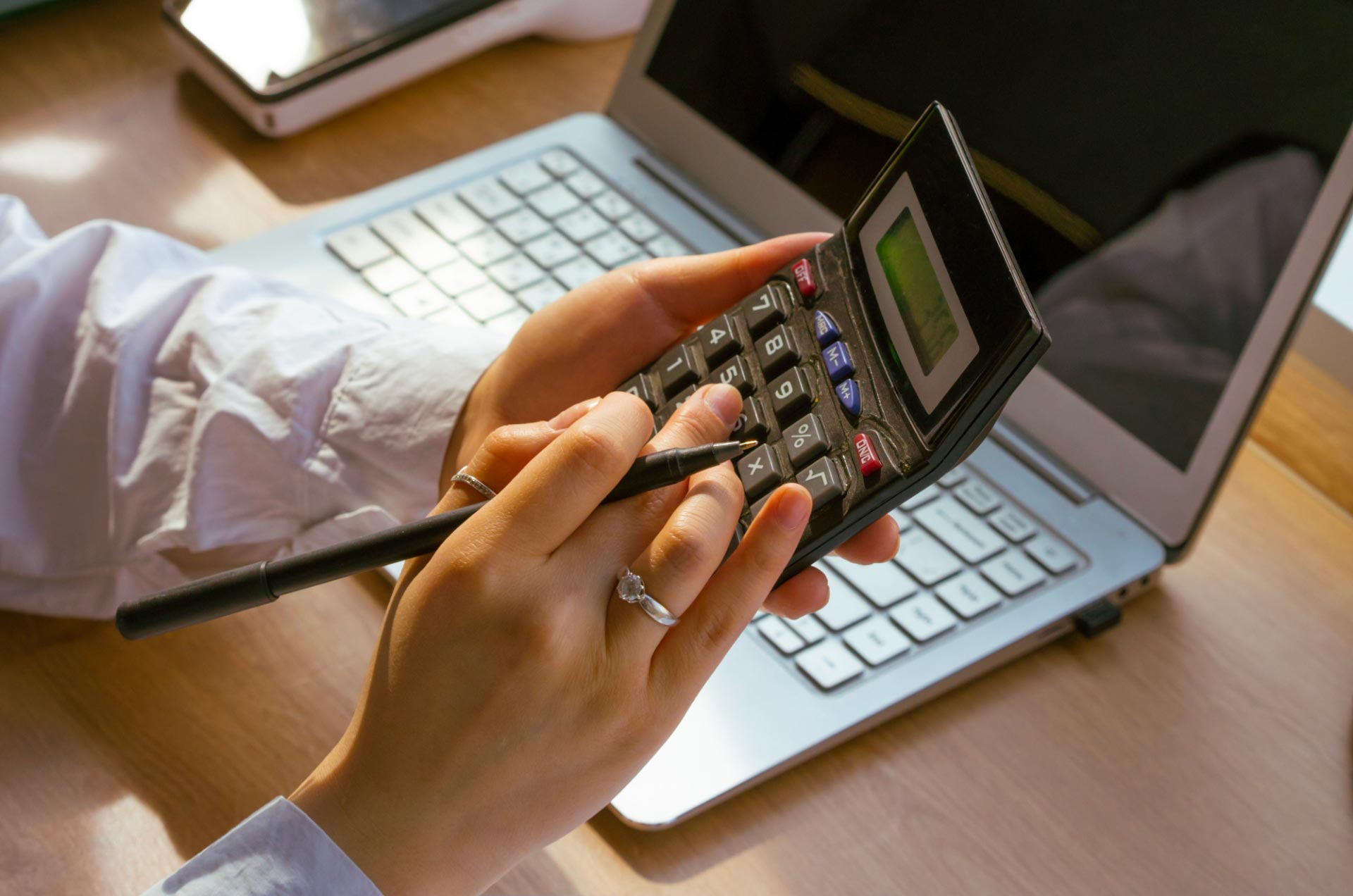 découvrez les différentes aides photovoltaïques disponibles pour vous accompagner dans votre projet d'énergie solaire. maximisez vos économies d'énergie et améliorez votre impact environnemental grâce à des subventions, des crédits d'impôt et d'autres dispositifs de soutien. informez-vous sur les démarches à suivre pour en bénéficier dès aujourd'hui.