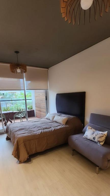 découvrez almasolar, votre expert en solutions solaires innovantes. profitez d'une énergie propre et durable grâce à nos panneaux solaires de haute performance, conçus pour maximiser votre autonomie énergétique et réduire votre empreinte carbone. engagez-vous pour l'avenir avec almasolar.