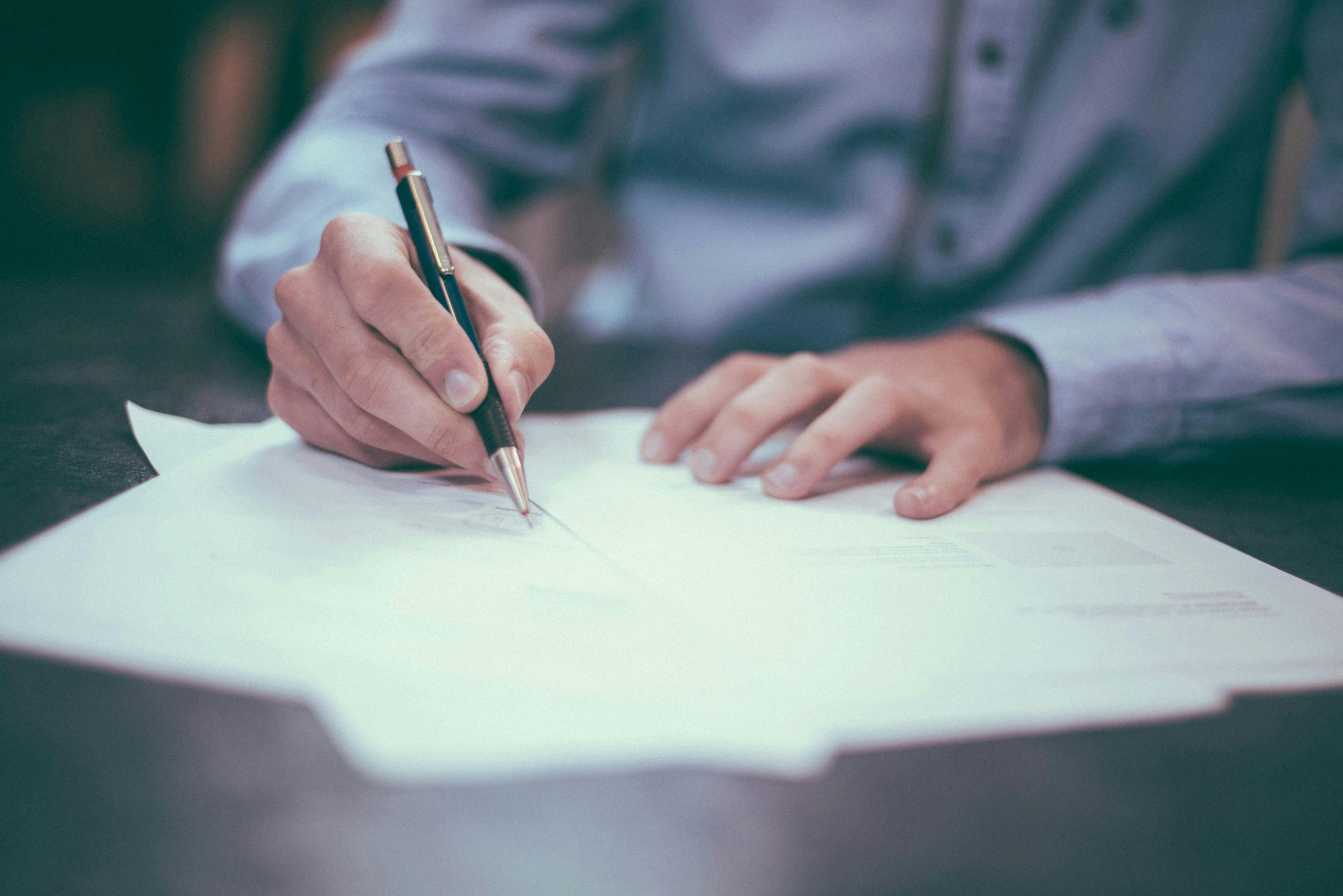 découvrez comment procéder à l'annulation de votre contrat de panneaux solaires. nos conseils pratiques vous guident à travers les étapes importantes pour résilier votre engagement en toute sécurité et efficacité.