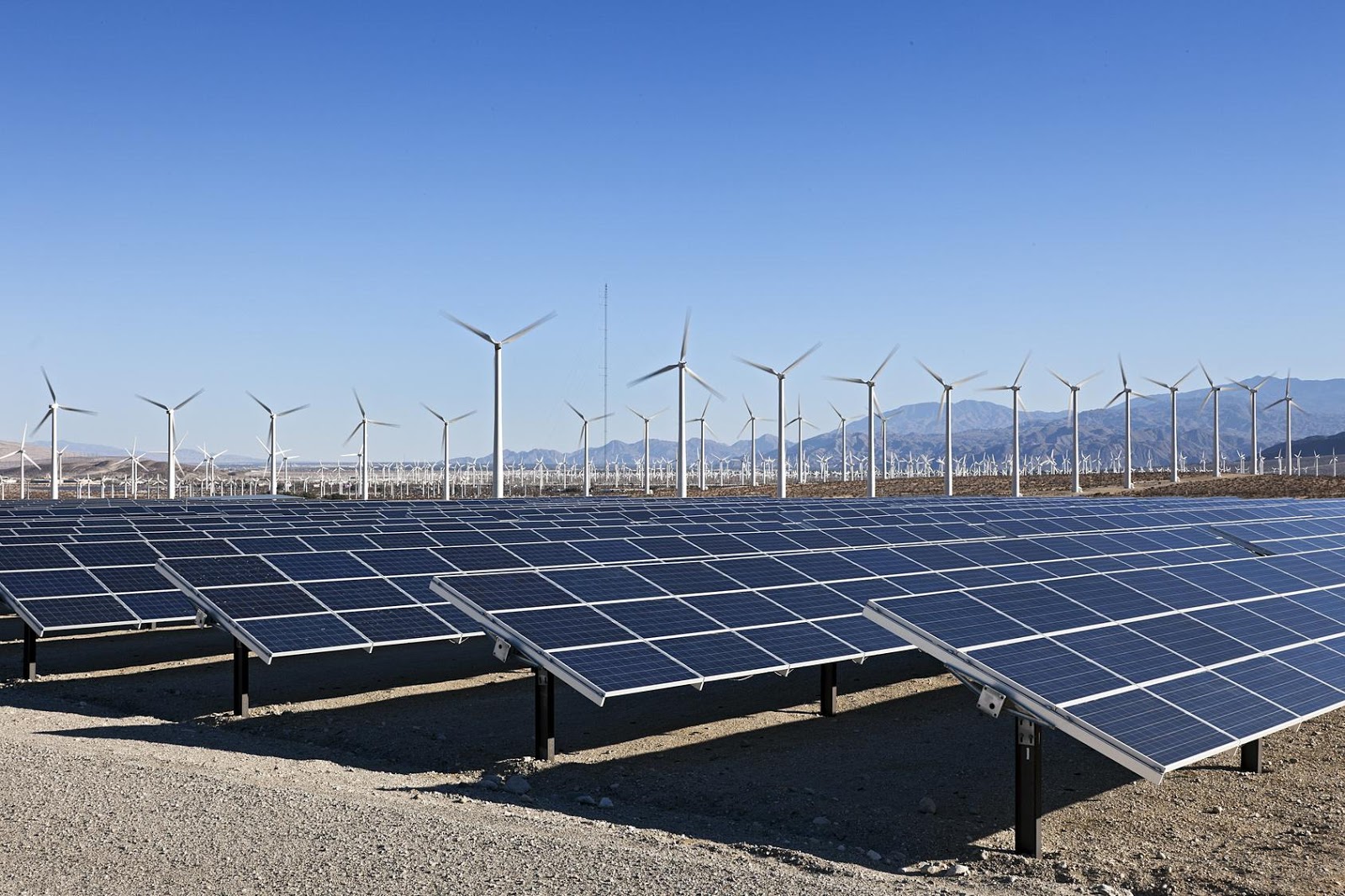découvrez comment éviter les arnaques liées aux panneaux photovoltaïques et protégez votre investissement. informez-vous sur les signaux d'alerte, les pratiques trompeuses, et apprenez à faire des choix éclairés pour votre projet d'énergie solaire.