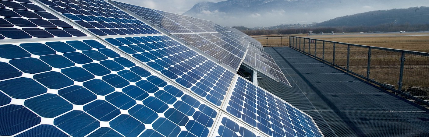 découvrez notre assurance photovoltaïque conçue pour protéger votre investissement en panneaux solaires. profitez d'une couverture complète en cas de dommages, de vol ou de panne, pour assurer la rentabilité et la durabilité de votre système énergétique. sécurisez votre avenir énergétique avec notre solution sur mesure.