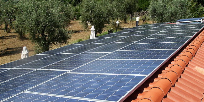 découvrez l'assurance photovoltaïque, une solution dédiée à la protection de vos installations solaires. protégez votre investissement contre les aléas et assurez-vous de maximiser la rentabilité de votre système photovoltaïque.