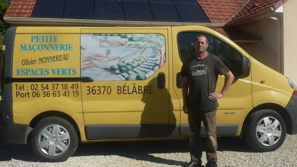 découvrez comment devenir auto-entrepreneur dans le secteur solaire, un marché en pleine expansion. apprenez les étapes essentielles pour lancer votre activité, les opportunités à saisir et les conseils pour réussir dans cette aventure professionnelle verte.