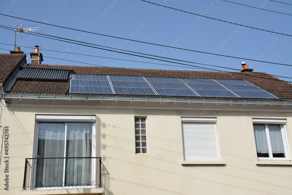 découvrez les avantages et inconvénients de l'autoconsommation énergétique. apprenez comment cette pratique peut réduire vos factures d'électricité tout en analysant les défis qu'elle comporte, afin de prendre une décision éclairée pour votre transition énergétique.