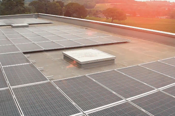 découvrez les nombreux avantages des communautés photovoltaïques : partage de l'énergie solaire, réduction des factures d'électricité, soutien aux initiatives écologiques et création de liens sociaux. adoptez une solution énergétique durable et collectivement bénéfique !