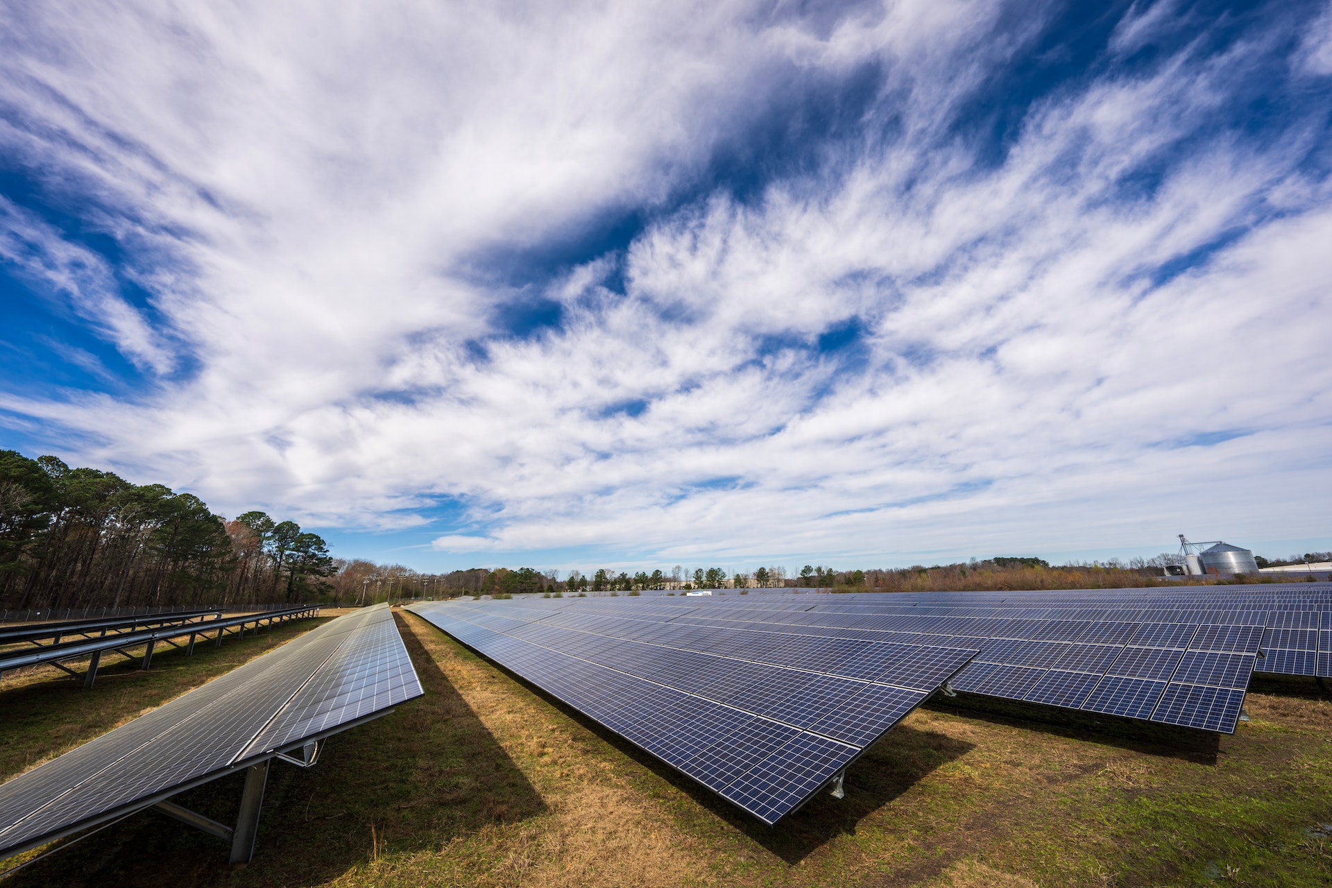 découvrez les nombreux avantages de l'électricité solaire : une énergie renouvelable et durable, des économies sur vos factures, une réduction de votre empreinte carbone, et une valorisation de votre propriété. optez pour le solaire et transformez votre consommation énergétique dès aujourd'hui.