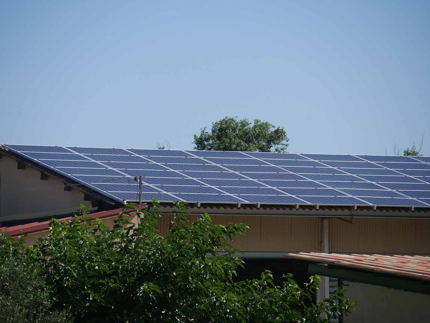 découvrez les nombreux avantages des forums photovoltaïques, où vous pouvez échanger des idées, partager des expériences et accéder à des conseils d'experts pour optimiser votre projet solaire. rejoignez une communauté passionnée et bénéficiez de ressources précieuses pour maximiser l'efficacité de vos installations photovoltaïques.