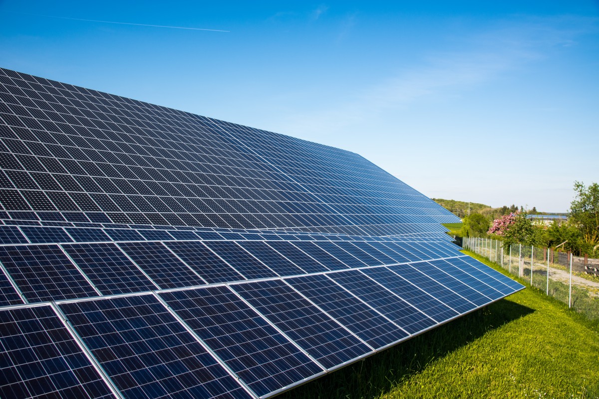 découvrez les nombreux avantages des panneaux solaires, qui non seulement réduisent vos factures d'énergie, mais contribuent également à la protection de l'environnement. apprenez comment les panneaux solaires peuvent augmenter la valeur de votre propriété et vous offrir une source d'énergie durable et autonome.