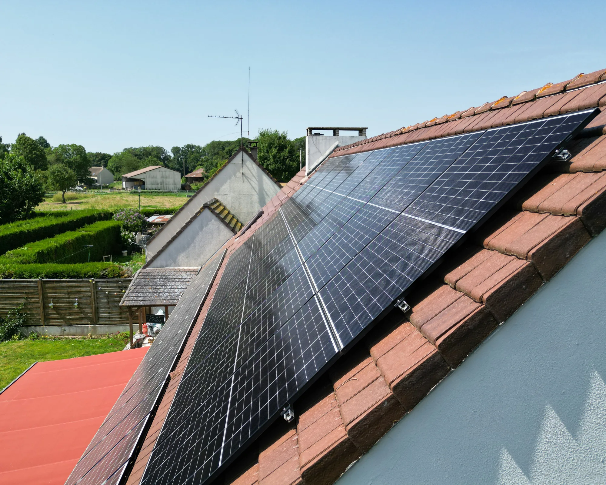 découvrez l'avenir de l'énergie photovoltaïque (pv) avec des innovations technologiques et des solutions durables qui transforment notre approche de l'énergie renouvelable. explorez les tendances, les opportunités et les bénéfices d'un avenir axé sur l'énergie solaire.