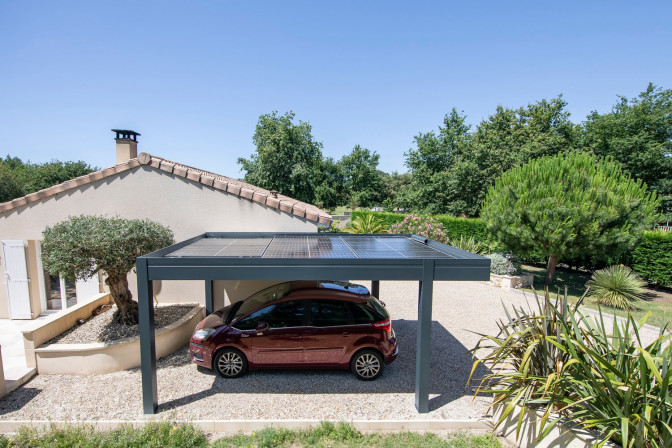 découvrez notre avis sur les carports solaires : une solution innovante pour optimiser l'espace tout en produisant de l'énergie renouvelable. informez-vous sur les avantages, les prix et les témoignages d'utilisateurs.