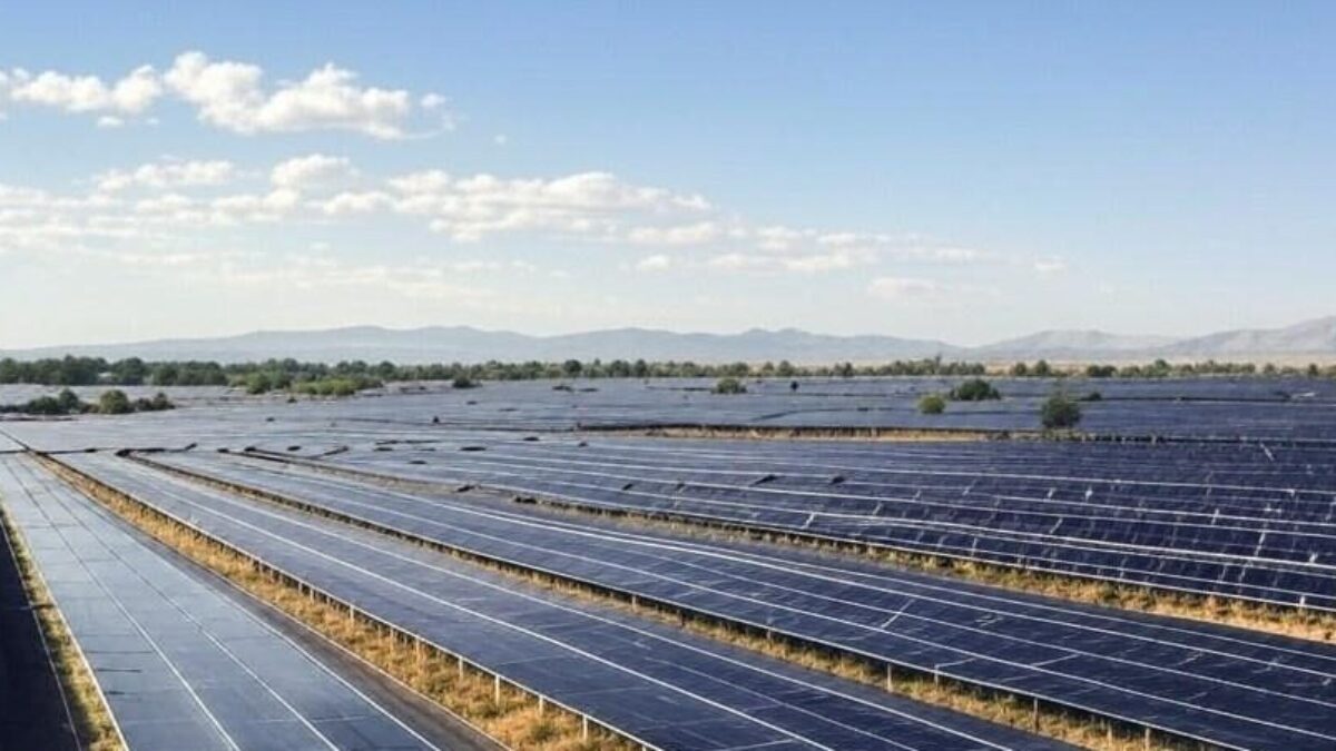 découvrez les avis sur les hangars photovoltaïques en 2025. analyse des tendances, retours d'expérience et conseils pour optimiser l'énergie solaire sur vos installations. informez-vous sur les avantages et inconvénients des hangars photovoltaïques.