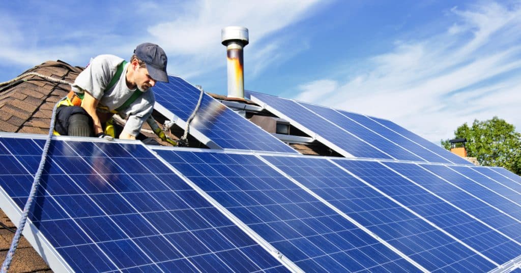 découvrez notre guide complet sur les avis concernant les panneaux solaires. analysez les retours d'expérience, avantages, inconvénients et conseils d'installation pour faire le choix éclairé qui maximisera l'efficacité énergétique de votre maison.
