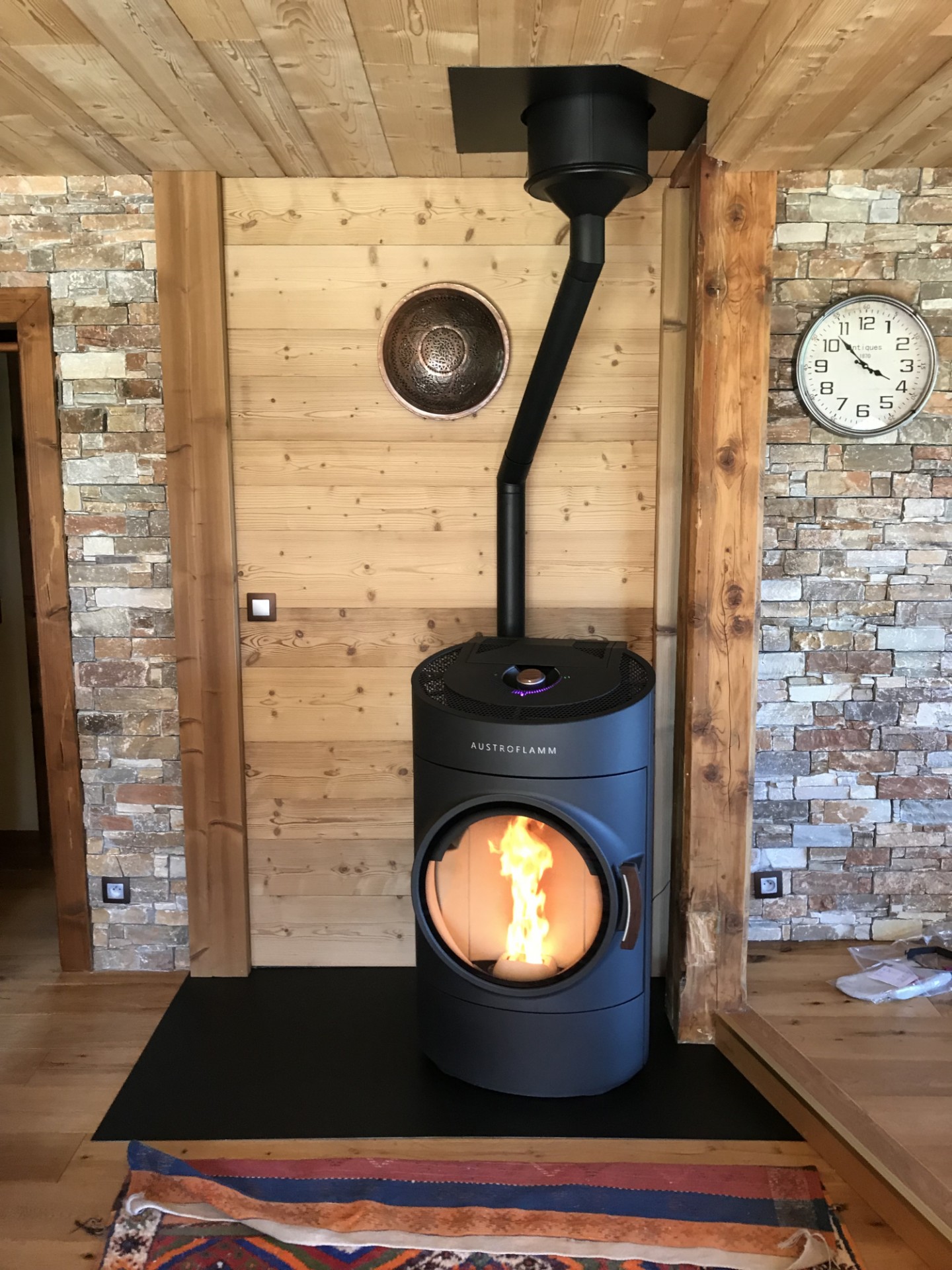 découvrez notre avis sur les poêles à granulés : performances, avantages, inconvénients et conseils d'achat pour choisir le modèle qui convient le mieux à vos besoins et à votre intérieur.