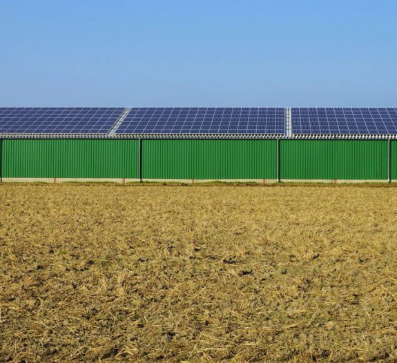 découvrez notre analyse approfondie sur les bâtiments agricoles photovoltaïques. cet article vous présente des avis d'experts, des témoignages d'agriculteurs et les avantages de l'intégration de panneaux solaires dans l'agriculture, tout en explorant les aspects économiques et environnementaux.