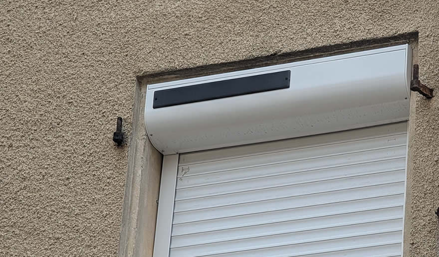 découvrez notre sélection d'avis sur les volets solaires pour vous aider à choisir le meilleur modèle. apprenez-en plus sur les avantages, inconvénients et performances des volets solaires afin de profiter d'une amélioration énergétique et d'une sécurité optimale pour votre maison.