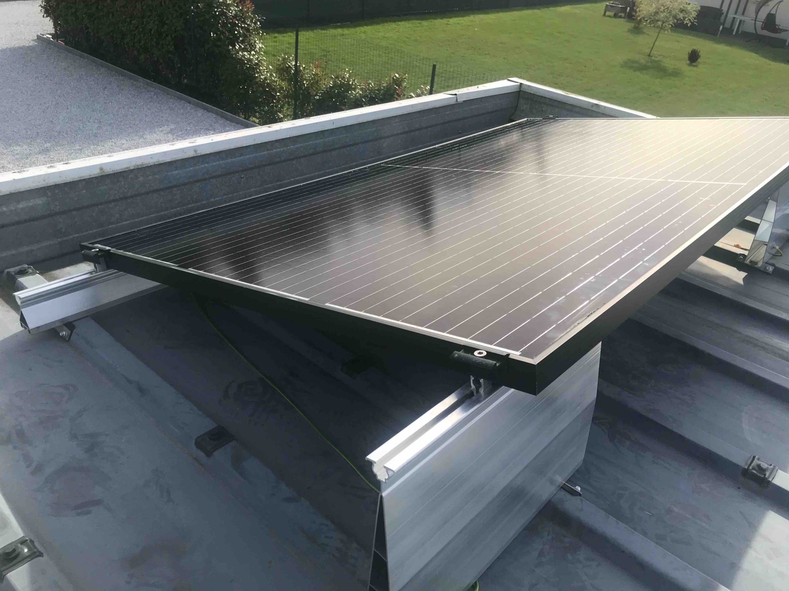 découvrez le bac acier photovoltaïque, une solution innovante et durable pour optimiser l'énergie solaire. ce système combine robustesse et efficacité, idéal pour les toitures industrielles et commerciales. informez-vous sur ses avantages écologiques et économiques dès maintenant!