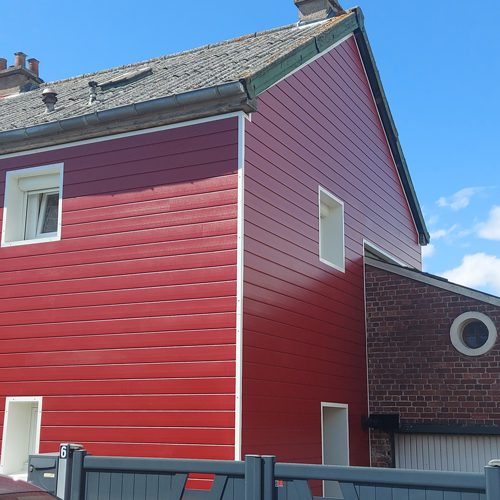 découvrez notre guide complet sur le bardage photovoltaïque (pv), une solution innovante pour allier esthétique et performance énergétique. apprenez comment intégrer des panneaux solaires à votre façade pour optimiser l'efficacité énergétique de votre bâtiment tout en réduisant votre empreinte carbone.