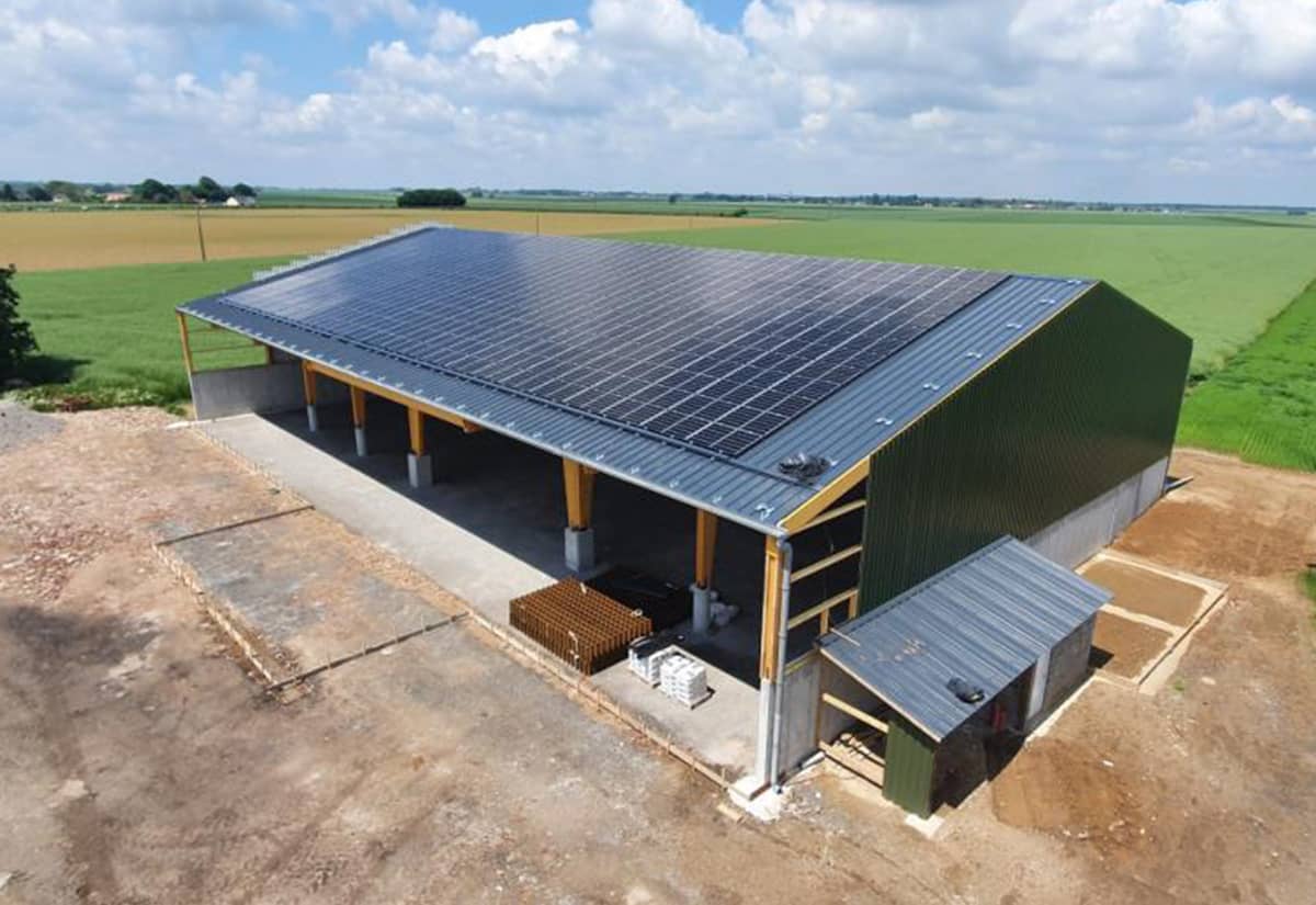 découvrez comment bénéficier d'un bâtiment agricole photovoltaïque gratuit et optimiser votre production tout en réduisant vos coûts énergétiques. transformez votre exploitation grâce à des solutions durables et rentables.