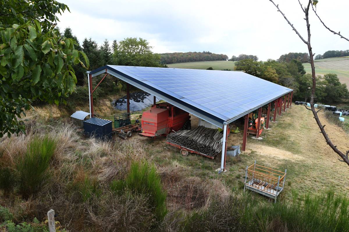 découvrez les avantages des bâtiments photovoltaïques : une solution durable et innovante pour produire votre propre énergie solaire, réduire vos factures d'électricité et contribuer à la protection de l'environnement.