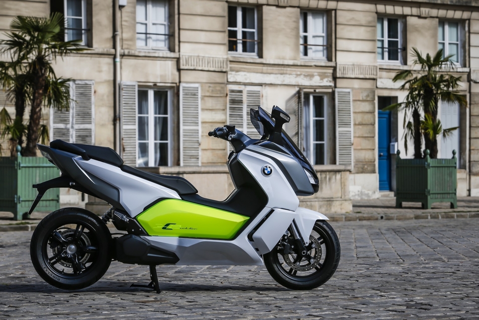 découvrez la bmw 600, un modèle emblématique alliant performance, élégance et innovation. plongez dans l'univers de cette voiture qui allie confort et technologie de pointe, parfaite pour les passionnés d'automobile en quête d'une expérience de conduite exceptionnelle.