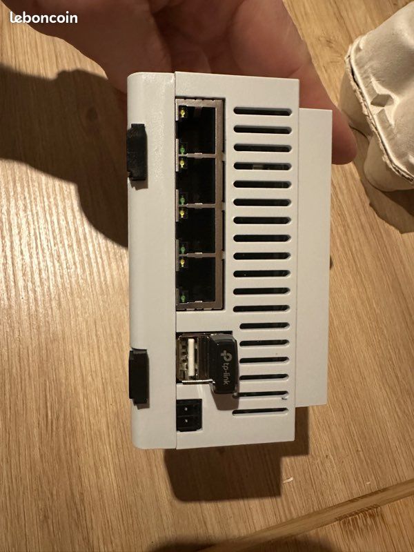 découvrez le boîtier yuze, une solution moderne et élégante pour protéger et embellir vos appareils électroniques. alliant fonctionnalité et design, ce boîtier est idéal pour ceux qui recherchent durabilité et style.